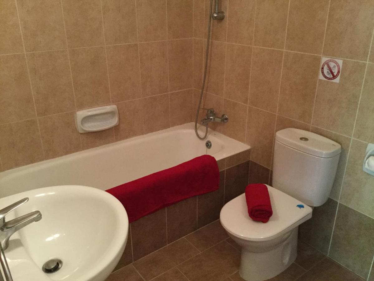 Poolside 2 Bedroom Apt, Paphos Riviera, Universal Area Esterno foto