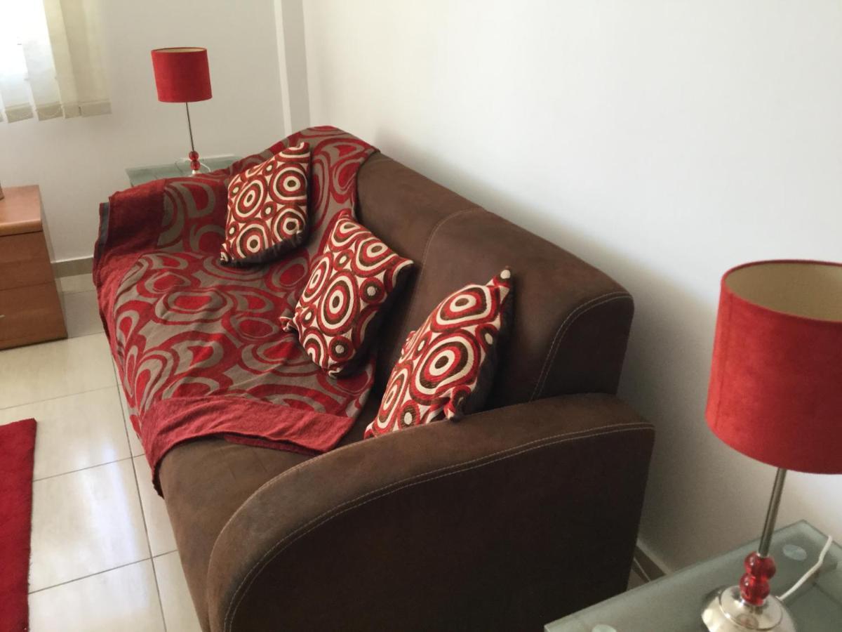 Poolside 2 Bedroom Apt, Paphos Riviera, Universal Area Esterno foto